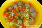 Recept Polievka s hovädzími knedličkami a ryžovou závarkou - polievka s hovädzími knedličkami - návrh na servírovanie