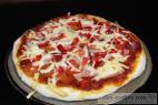 Recept Pizza so šunkou a syrom - pizza