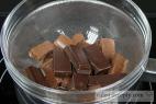 Recept Čokoládová pena s lesným ovocím - čokoládová pena - výroba