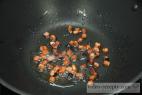 Recept Bohatá tekvicová polievka - anglická slanina - restovanie